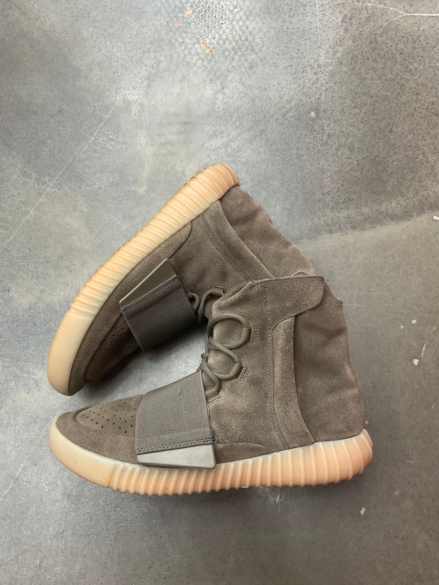 Pre-owned adidas Yeezy Boost 750 Chocolate Size 9.5 NO BOX