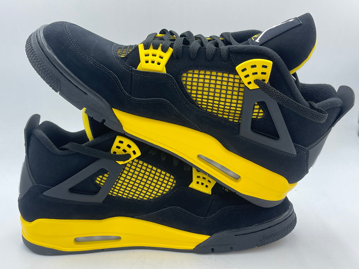 PRE OWNED Jordan 4 RetroThunder (2023)