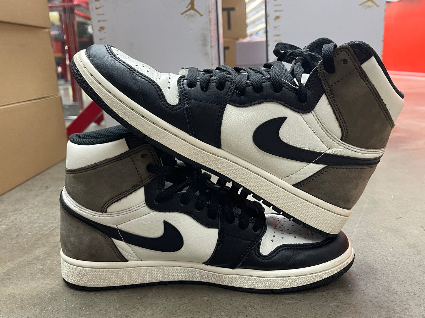 PRE OWNED Jordan 1 Retro High Dark Mocha