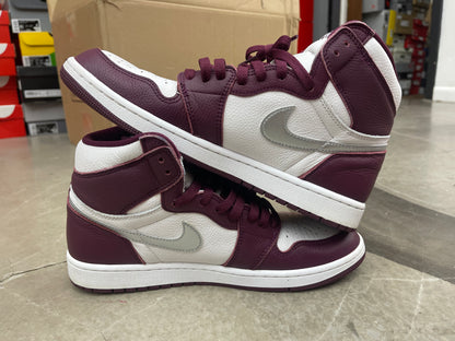 PRE OWNED Jordan 1 Retro High OG Bordeaux