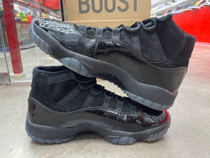 PRE OWNED Jordan 11 Retro Cap and Gown