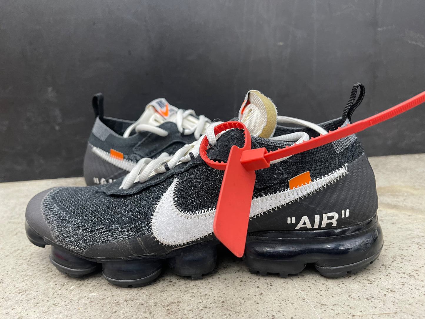 PRE OWNED Nike Air Vapor MaxOff-White