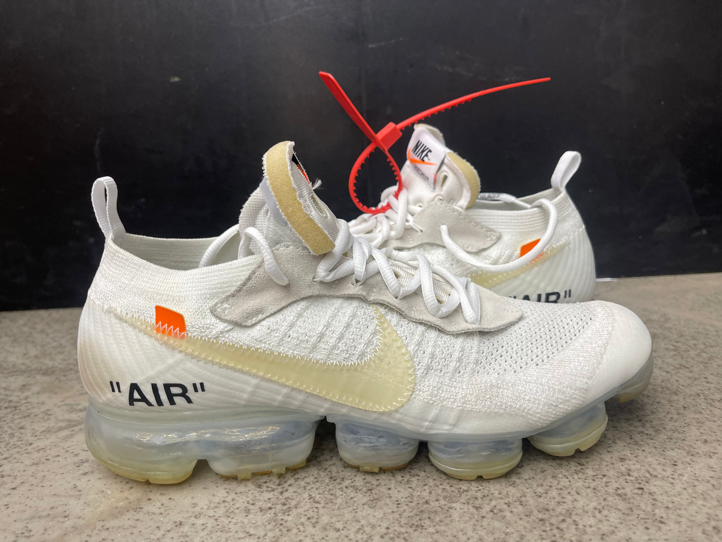 PRE OWNED Nike Air Vapor MaxOff-White (2018)