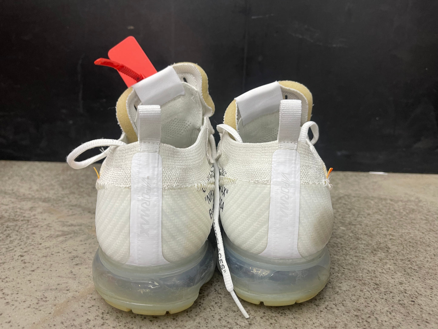 PRE OWNED Nike Air Vapor MaxOff-White (2018)